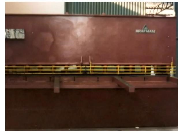 A evolução das máquinas de dobra: do convencional ao CNC 2 Guilhotina hidraulica Braffemam